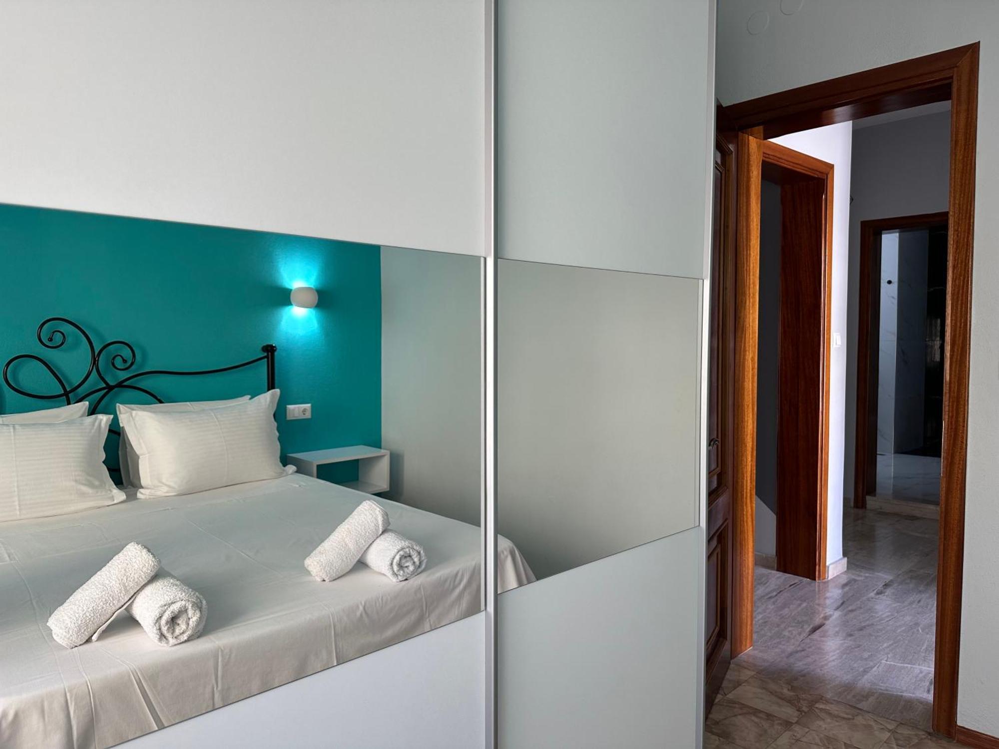 W Pearl Suite Nea Peramos  Ngoại thất bức ảnh