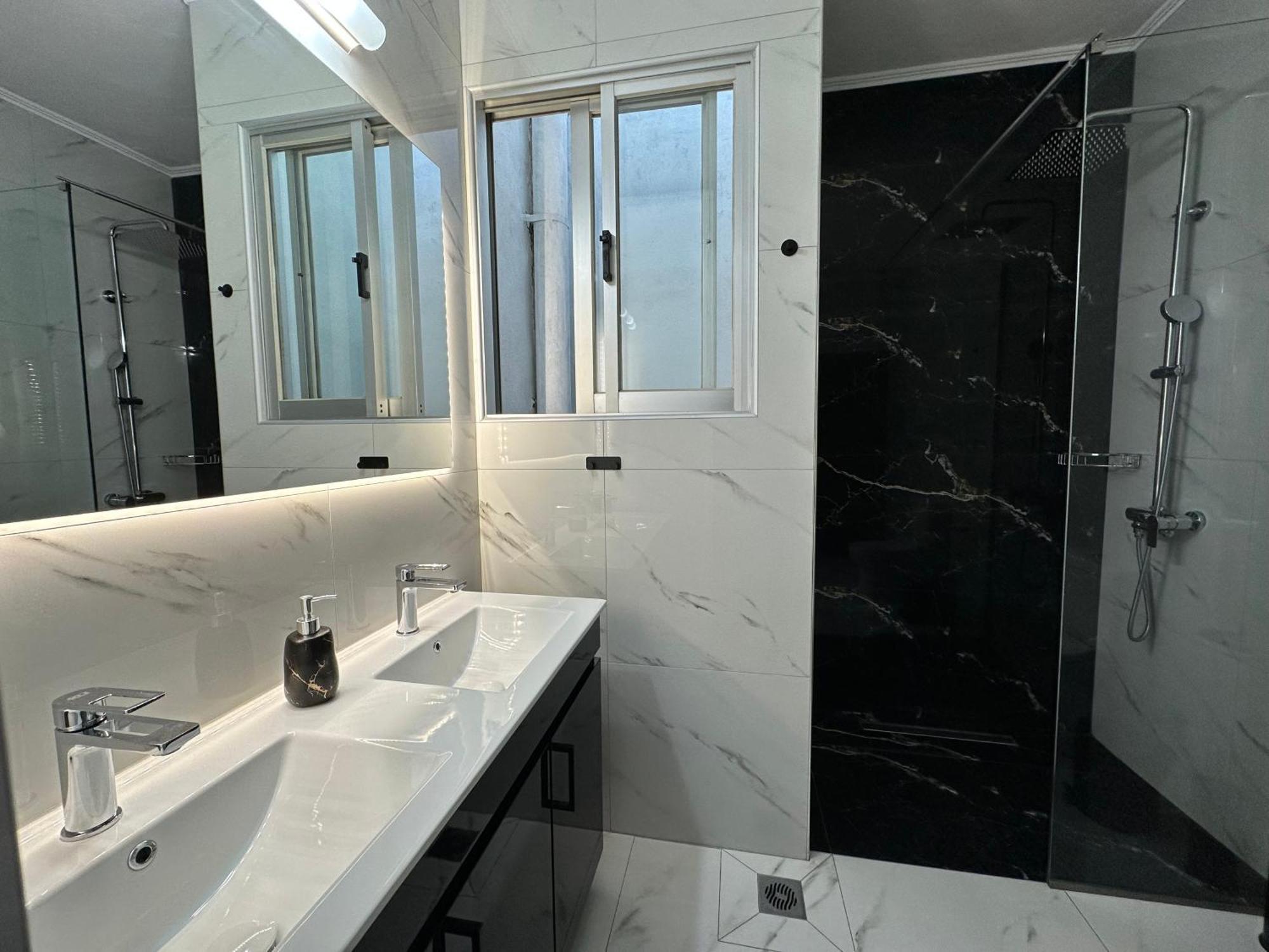 W Pearl Suite Nea Peramos  Ngoại thất bức ảnh